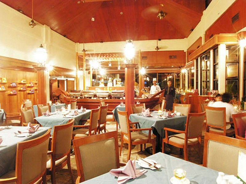 Sand & Sandals Desaru Beach Resort & Spa Exterior foto Interior of a restaurant in Bangkok, Thailand