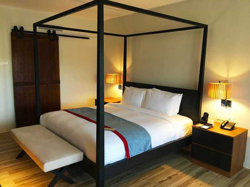 Sand & Sandals Desaru Beach Resort & Spa Exterior foto A four-poster bed