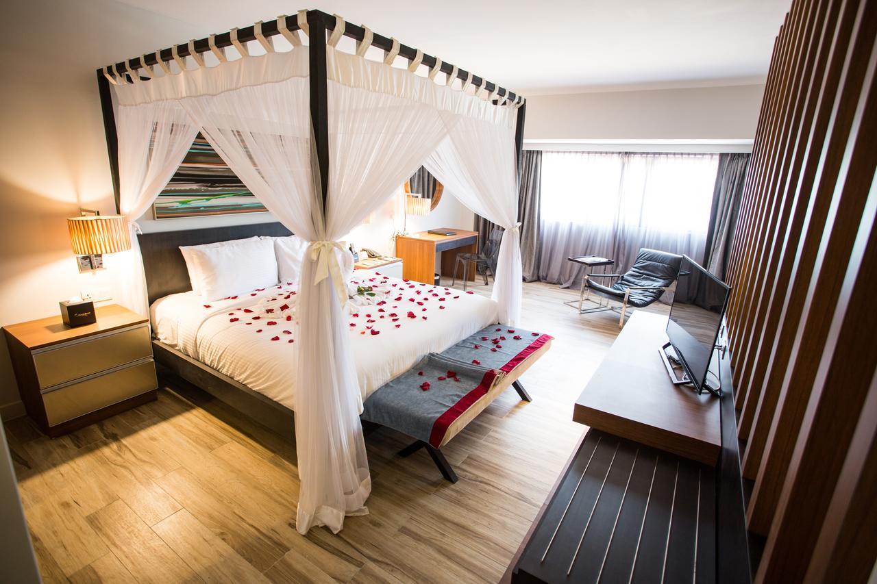 Sand & Sandals Desaru Beach Resort & Spa Exterior foto A room at the hotel